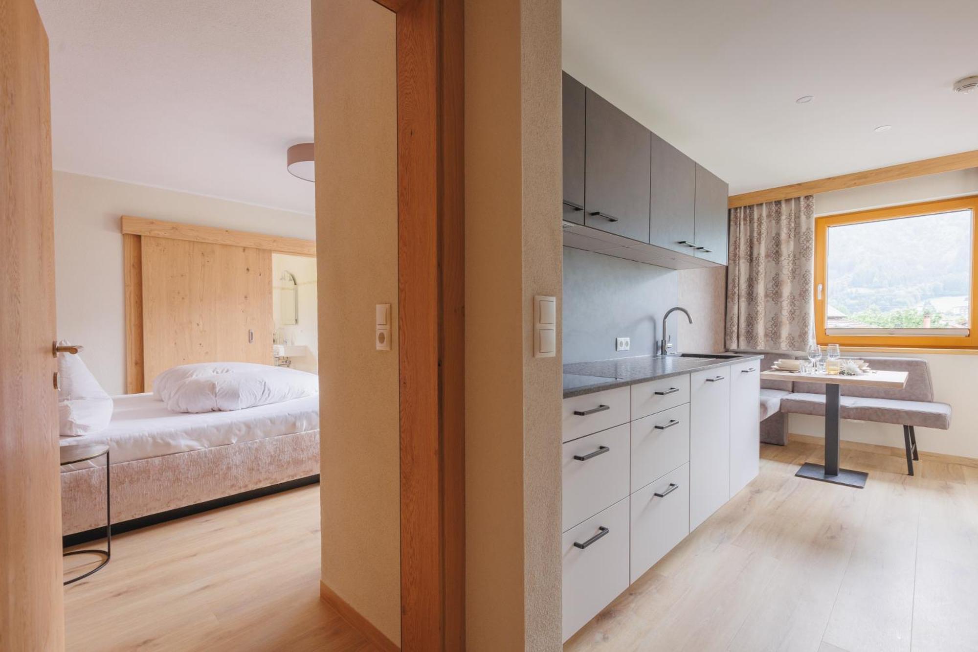 Hin&Weg Das Aparthotel Ried im Zillertal Exterior foto